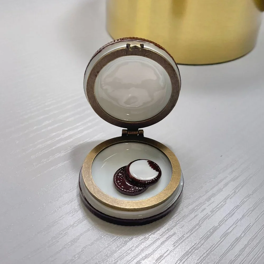 Vintage 90's Oreo Cookie Porcelain Tiny Hinged Trinket Treasure Box - Picture 2 of 12